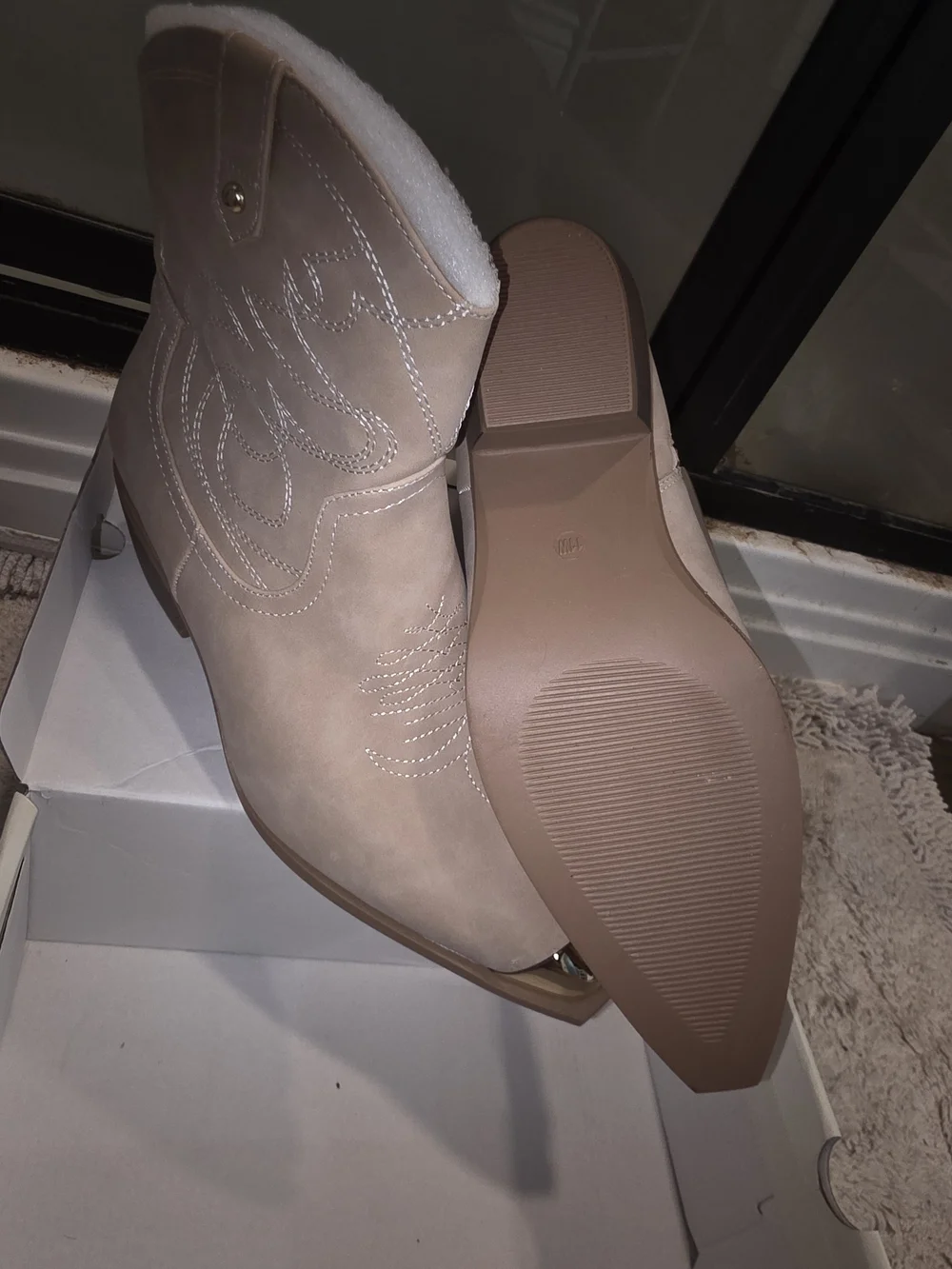 N/A classic beige